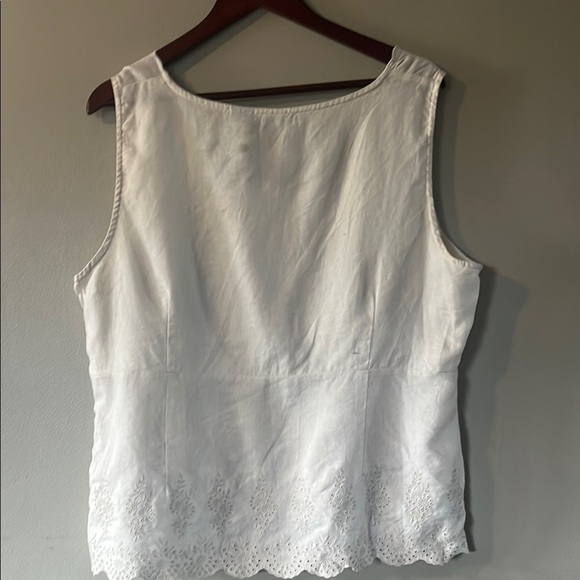 NWOT Eddie Bauer Cream Tank Top with V-Neckline - Picture 5 of 6